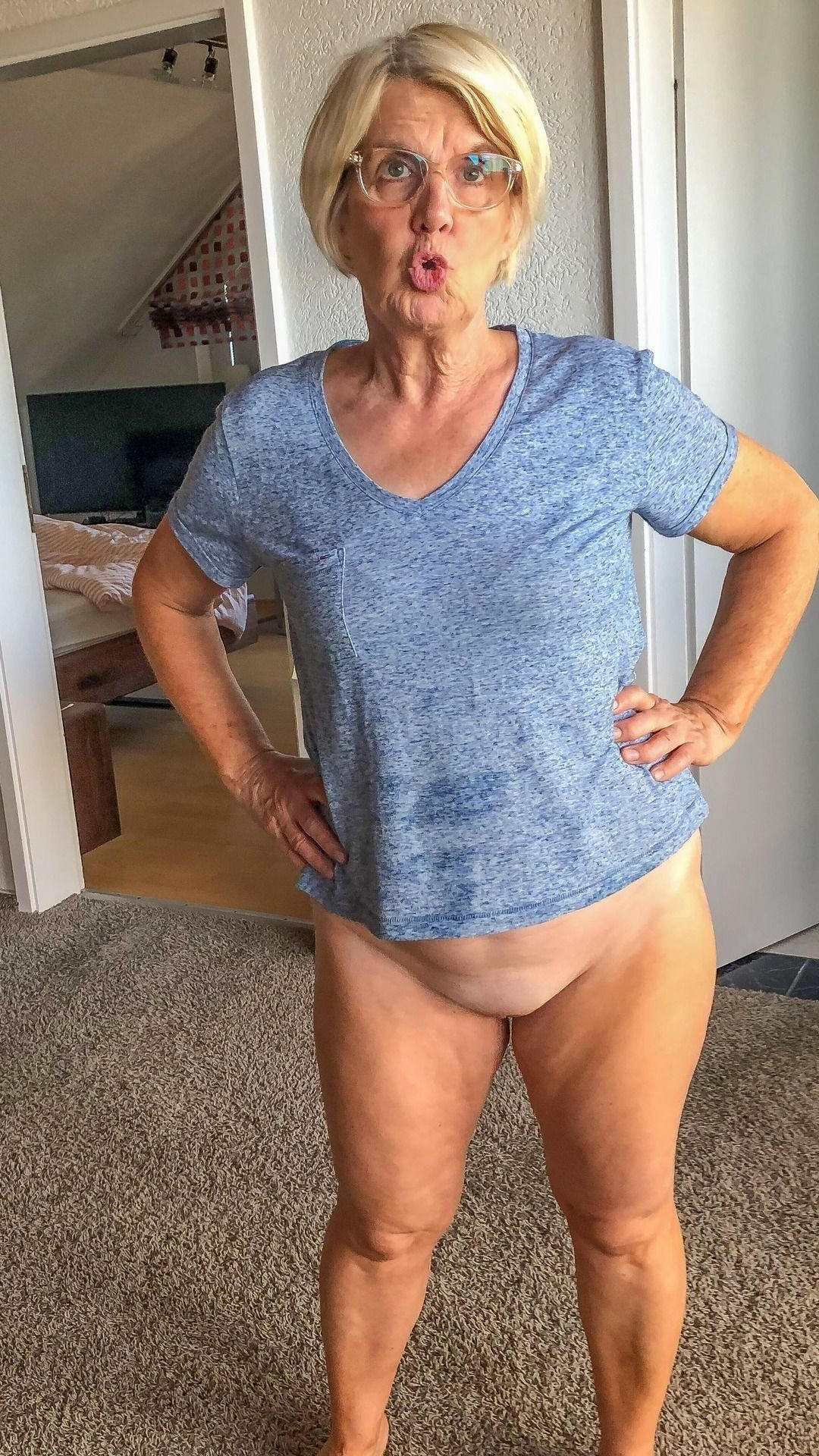 Lady over 60 free porn pics - OldNakedLadies.com